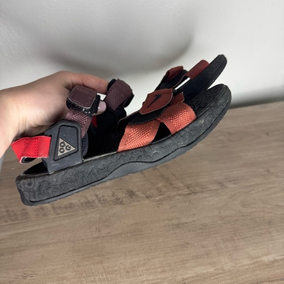 Boys NIKE ACG Air Deschutz + Sandals Slides DC9092-600 Redstone Black - Picture 12 of 13